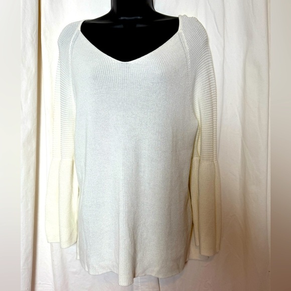 Chicos Ivory Women's Sz 1 (US Sz 6-8) v-Neck Butterfly Long Sleeve Sweater - Picture 1 of 5